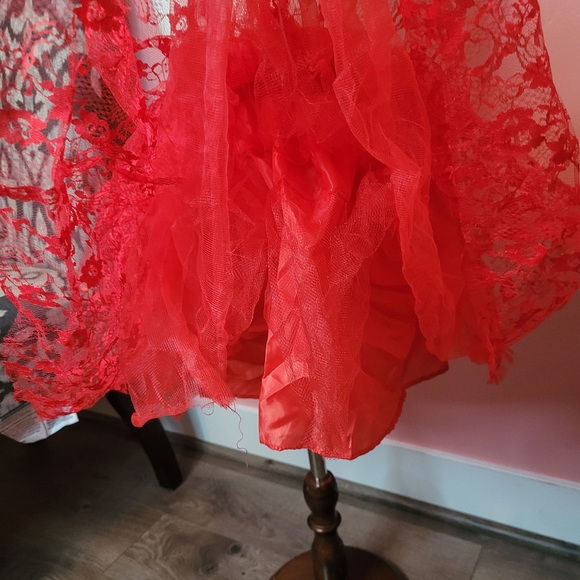 Red tutu - Picture 5 of 6